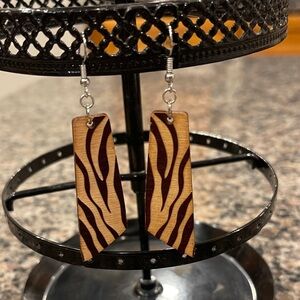 Wooden Zebra Stripe Earrings 🌺